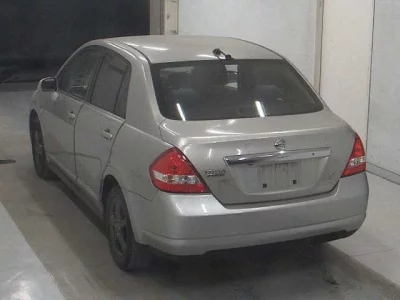 Nissan TIIDA LATIO  с аукциона в Японии