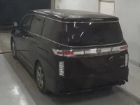 Nissan ELGRAND лот № 5252 оценка 3.5  с аукциона в Японии 1