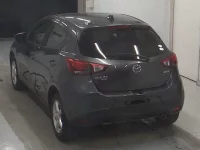 Mazda DEMIO лот № 5256 оценка R  с аукциона в Японии 1