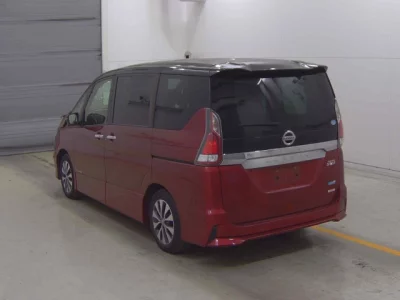 Nissan SERENA  с аукциона в Японии