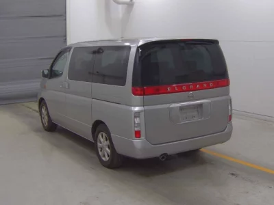 Nissan ELGRAND  с аукциона в Японии