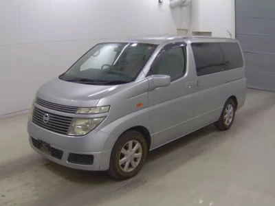 Nissan ELGRAND  с аукциона в Японии
