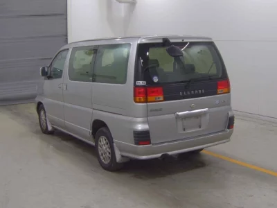 Nissan ELGRAND  с аукциона в Японии
