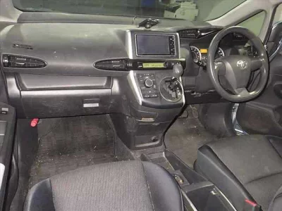 Toyota WISH  с аукциона в Японии