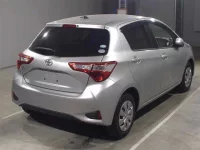 Toyota VITZ лот № 3062 оценка 4  с аукциона в Японии 1
