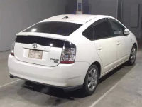 Toyota Prius лот № 2001 оценка 3  с аукциона в Японии 1