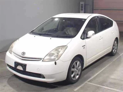 Toyota Prius  с аукциона в Японии