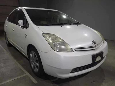 Toyota Prius  с аукциона в Японии