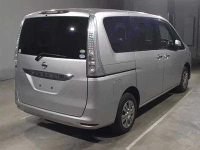 Nissan SERENA  с аукциона в Японии