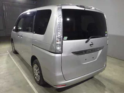 Nissan SERENA  с аукциона в Японии