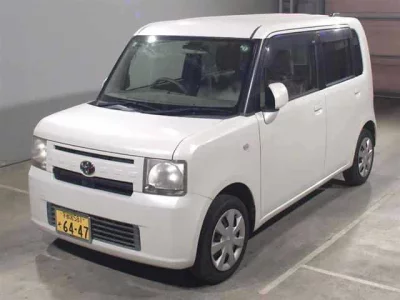 Toyota PIXIS SPACE  с аукциона в Японии