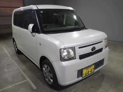 Toyota PIXIS SPACE  с аукциона в Японии