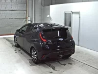 Toyota AQUA лот № 3099 оценка 4.5  с аукциона в Японии 1