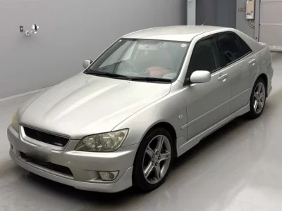Toyota ALTEZZA  с аукциона в Японии