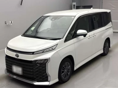 Toyota VOXY  с аукциона в Японии
