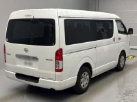 Toyota HIACE VAN лот № 62041 оценка R  с аукциона в Японии 1