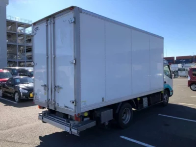 Toyota DYNA  с аукциона в Японии