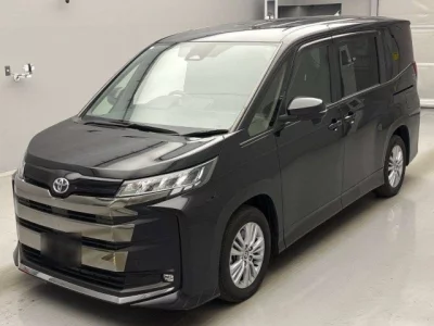 Toyota NOAH  с аукциона в Японии