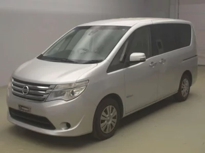 Nissan SERENA  с аукциона в Японии