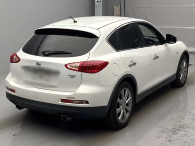 Nissan SKYLINE CROSSOVER