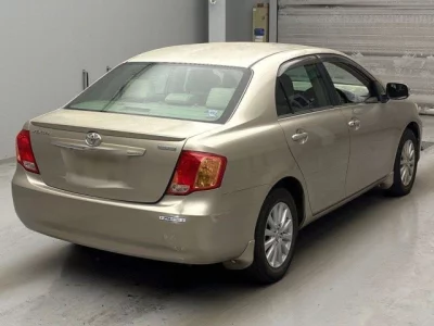 Toyota COROLLA AXIO  с аукциона в Японии