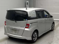 Honda FREED лот № 4268 оценка R  с аукциона в Японии 1