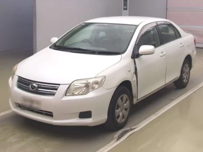 Toyota COROLLA AXIO  с аукциона в Японии