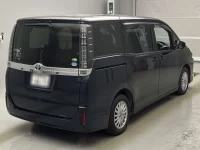 Toyota VOXY лот № 452 оценка R  с аукциона в Японии 1