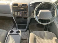 Toyota GRANVIA лот № 20020 оценка 3.5  с аукциона в Японии 3