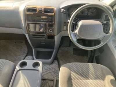 Toyota GRANVIA  с аукциона в Японии