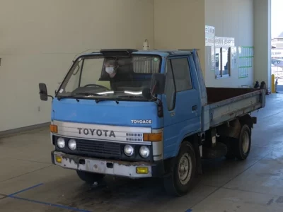 Toyota DYNA  с аукциона в Японии