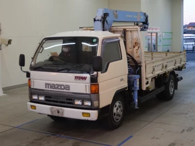 Mazda TITAN  с аукциона в Японии