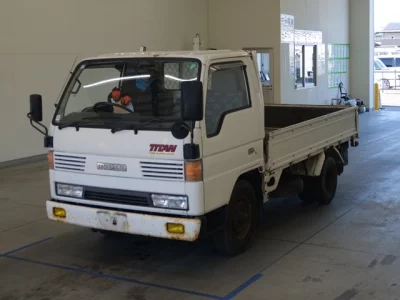 Mazda TITAN  с аукциона в Японии