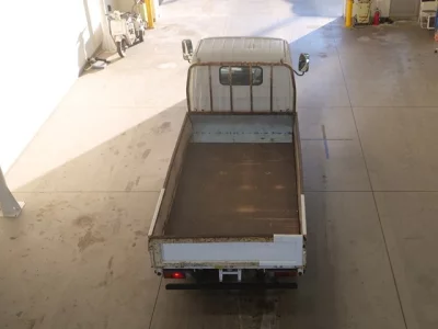 Toyota DYNA  с аукциона в Японии