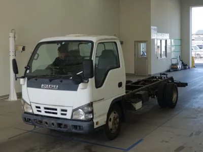 Isuzu ELF