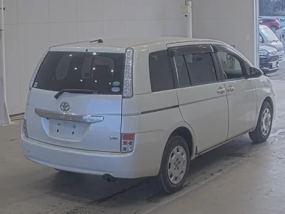 Toyota ISIS