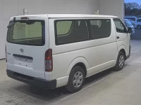 Toyota HIACE VAN лот № 20288 оценка 3.5  с аукциона в Японии 1