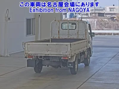 Toyota DYNA  с аукциона в Японии
