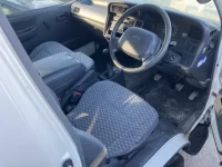 Toyota HIACE VAN лот № 20184 оценка RA  с аукциона в Японии 7