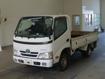 Toyota DYNA  с аукциона в Японии