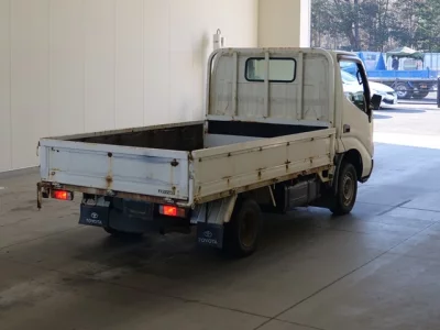 Toyota DYNA  с аукциона в Японии