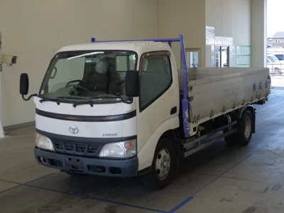 Toyota DYNA  с аукциона в Японии