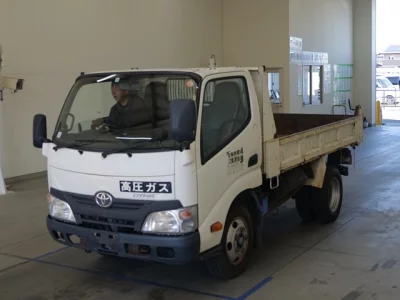 Toyota DYNA  с аукциона в Японии