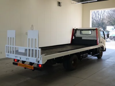 Toyota DYNA  с аукциона в Японии