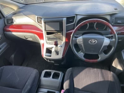 Toyota VELLFIRE  с аукциона в Японии