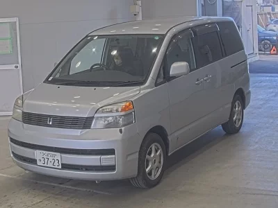 Toyota VOXY  с аукциона в Японии