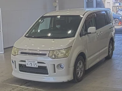 Mitsubishi DELICA D5