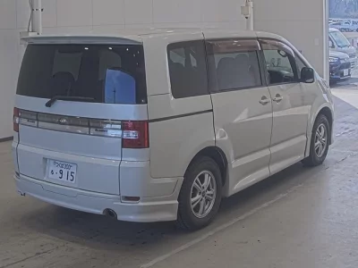 Mitsubishi DELICA D5