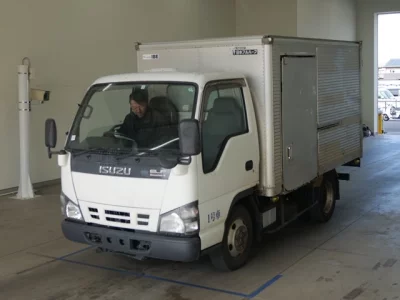 Isuzu ELF