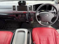 Toyota HIACE VAN лот № 20400 оценка 3  с аукциона в Японии 3